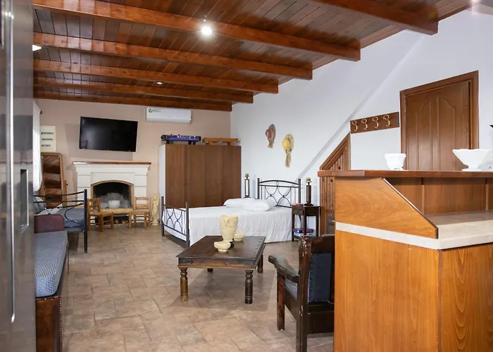 Nick And Bill\'S Family House Leros