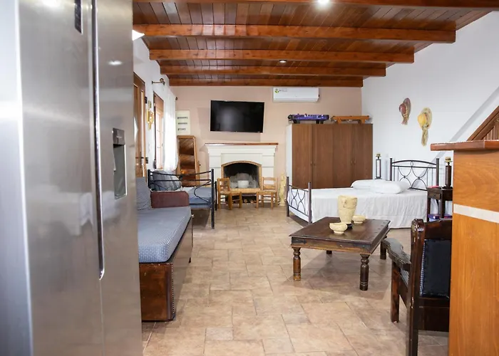 Nick And Bill\'S Family House Leros